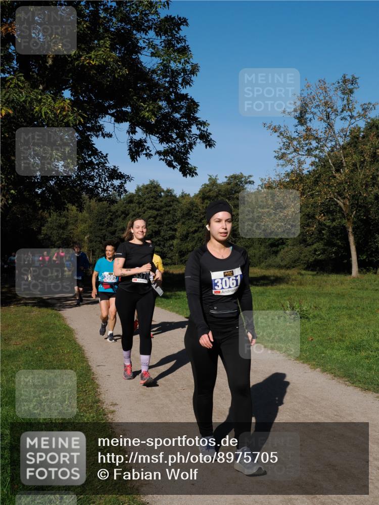 28.09.2025 - 33. Volkslauf durch das schöne Alstertal Fabian Wolf http://msf.ph/oto/8975705 28.09.2025 10:37:31 Laufen 3085, 3061 meine-sportfotos.de