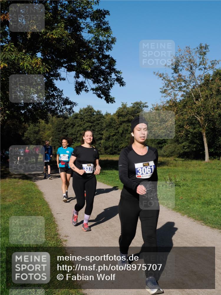 28.09.2025 - 33. Volkslauf durch das schöne Alstertal Fabian Wolf http://msf.ph/oto/8975707 28.09.2025 10:37:31 Laufen 3085, 3370, 3061 meine-sportfotos.de
