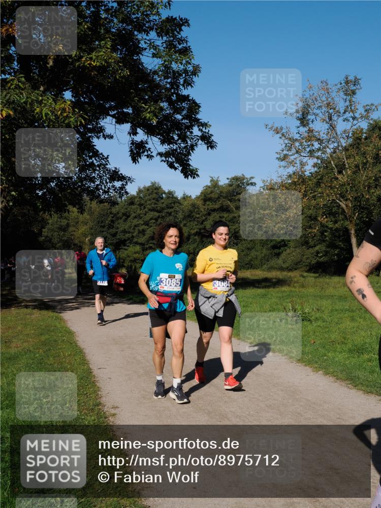 28.09.2025 - 33. Volkslauf durch das schöne Alstertal Fabian Wolf http://msf.ph/oto/8975712 28.09.2025 10:37:32 Laufen 3085, 13084 meine-sportfotos.de