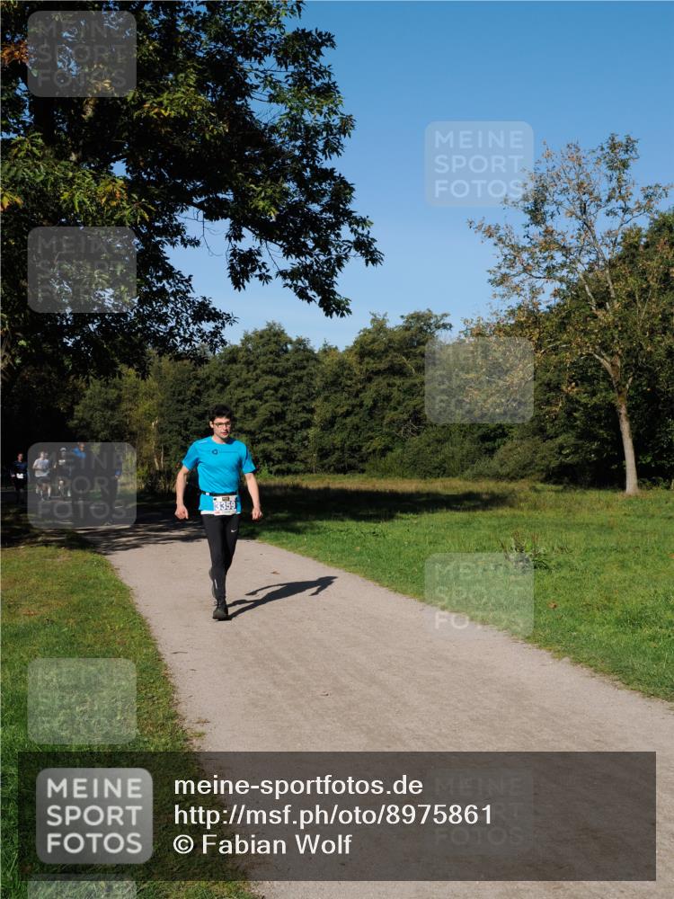 28.09.2025 - 33. Volkslauf durch das schöne Alstertal Fabian Wolf http://msf.ph/oto/8975861 28.09.2025 10:38:14 Laufen 3359 meine-sportfotos.de