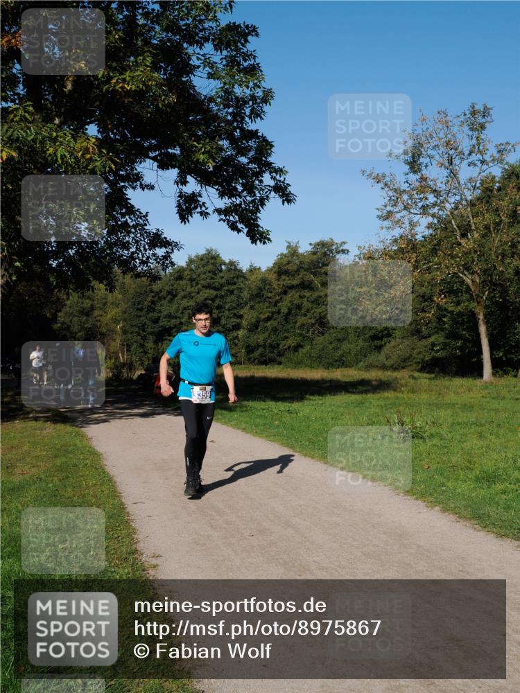 28.09.2025 - 33. Volkslauf durch das schöne Alstertal Fabian Wolf http://msf.ph/oto/8975867 28.09.2025 10:38:15 Laufen 3359 meine-sportfotos.de