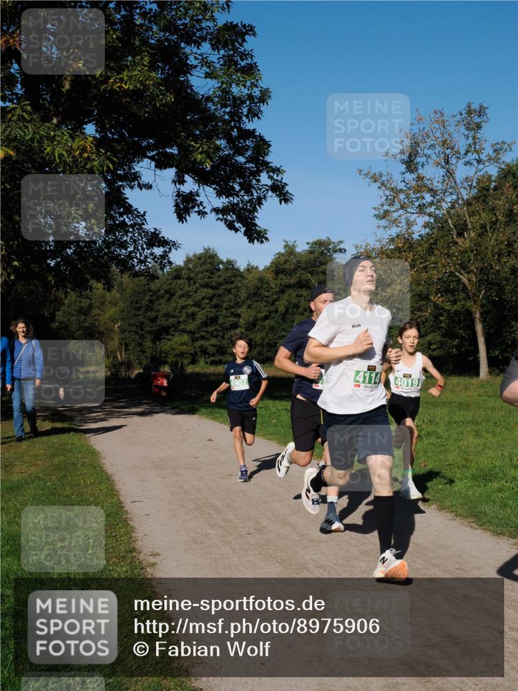 28.09.2025 - 33. Volkslauf durch das schöne Alstertal Fabian Wolf http://msf.ph/oto/8975906 28.09.2025 10:38:22 Laufen 4114, 4019 meine-sportfotos.de