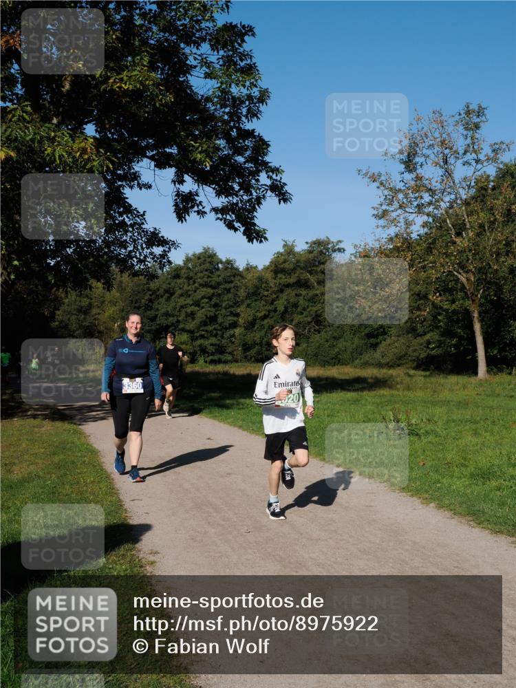 28.09.2025 - 33. Volkslauf durch das schöne Alstertal Fabian Wolf http://msf.ph/oto/8975922 28.09.2025 10:38:30 Laufen 3360 meine-sportfotos.de