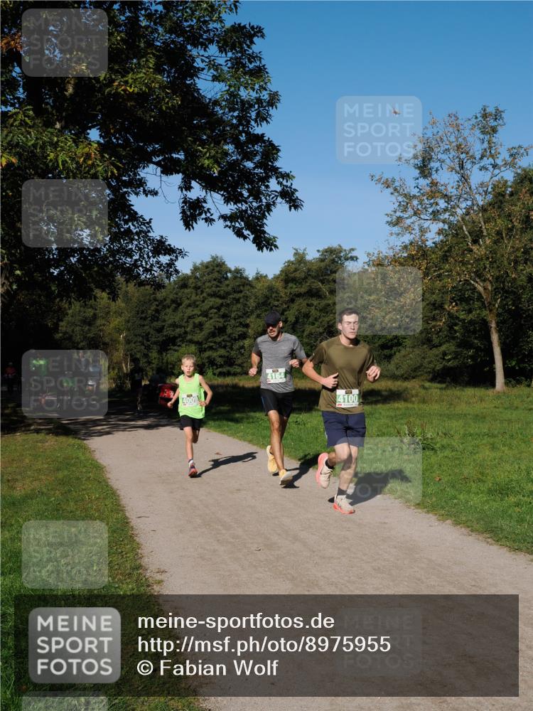 28.09.2025 - 33. Volkslauf durch das schöne Alstertal Fabian Wolf http://msf.ph/oto/8975955 28.09.2025 10:38:38 Laufen 4009, 4164, 4100 meine-sportfotos.de