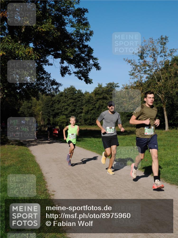 28.09.2025 - 33. Volkslauf durch das schöne Alstertal Fabian Wolf http://msf.ph/oto/8975960 28.09.2025 10:38:39 Laufen 4009, 4164, 4100 meine-sportfotos.de