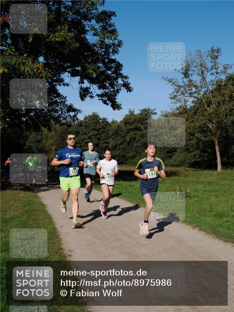 28.09.2025 - 33. Volkslauf durch das schöne Alstertal Fabian Wolf http://msf.ph/oto/8975986 28.09.2025 10:38:43 Laufen 4163, 4057, 411 meine-sportfotos.de