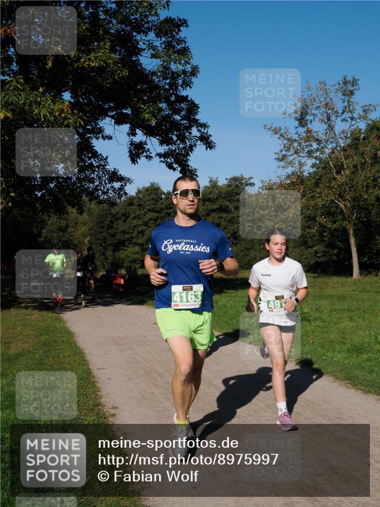 28.09.2025 - 33. Volkslauf durch das schöne Alstertal Fabian Wolf http://msf.ph/oto/8975997 28.09.2025 10:38:43 Laufen 4163, 49 meine-sportfotos.de