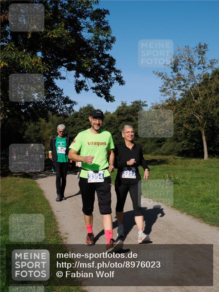 28.09.2025 - 33. Volkslauf durch das schöne Alstertal Fabian Wolf http://msf.ph/oto/8976023 28.09.2025 10:38:51 Laufen 3192, 1922, 3354, 3353 meine-sportfotos.de