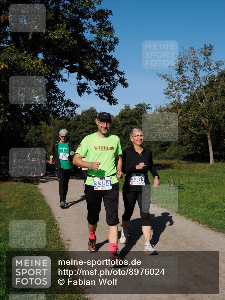 28.09.2025 - 33. Volkslauf durch das schöne Alstertal Fabian Wolf http://msf.ph/oto/8976024 28.09.2025 10:38:51 Laufen 3192, 1922, 3354, 3353 meine-sportfotos.de