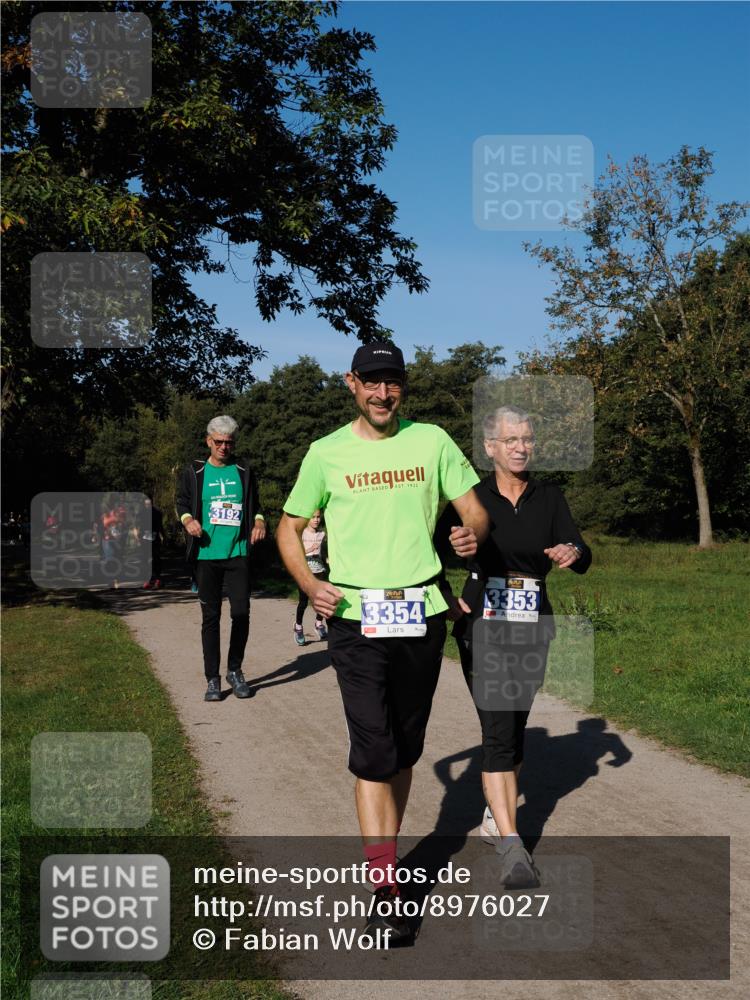 28.09.2025 - 33. Volkslauf durch das schöne Alstertal Fabian Wolf http://msf.ph/oto/8976027 28.09.2025 10:38:51 Laufen 3192, 1922, 3354, 3353 meine-sportfotos.de