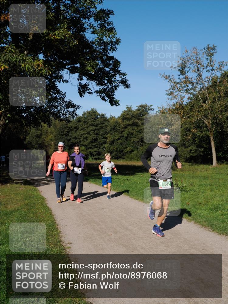 28.09.2025 - 33. Volkslauf durch das schöne Alstertal Fabian Wolf http://msf.ph/oto/8976068 28.09.2025 10:38:57 Laufen 3947, 3953, 4162 meine-sportfotos.de