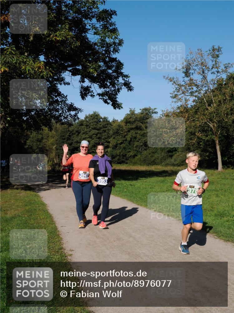 28.09.2025 - 33. Volkslauf durch das schöne Alstertal Fabian Wolf http://msf.ph/oto/8976077 28.09.2025 10:38:59 Laufen 3947, 3953, 078 meine-sportfotos.de