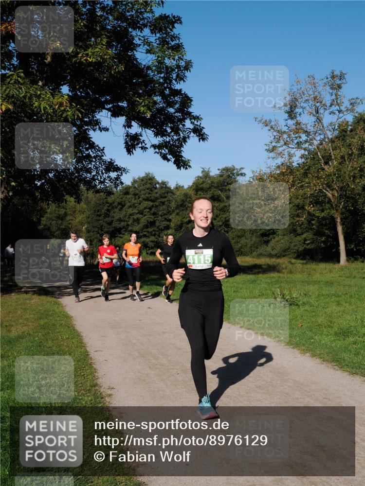 28.09.2025 - 33. Volkslauf durch das schöne Alstertal Fabian Wolf http://msf.ph/oto/8976129 28.09.2025 10:39:09 Laufen 4115 meine-sportfotos.de