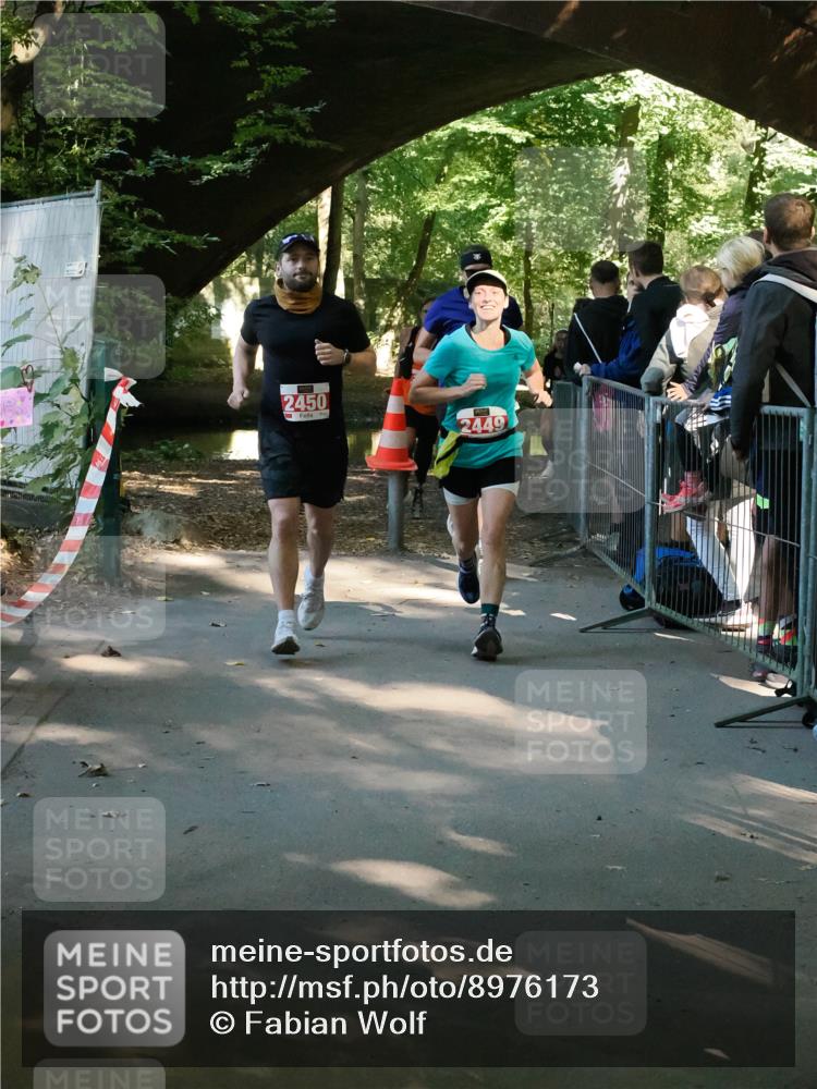 28.09.2025 - 33. Volkslauf durch das schöne Alstertal Fabian Wolf http://msf.ph/oto/8976173 28.09.2025 12:26:03 Laufen 2450, 2449 meine-sportfotos.de