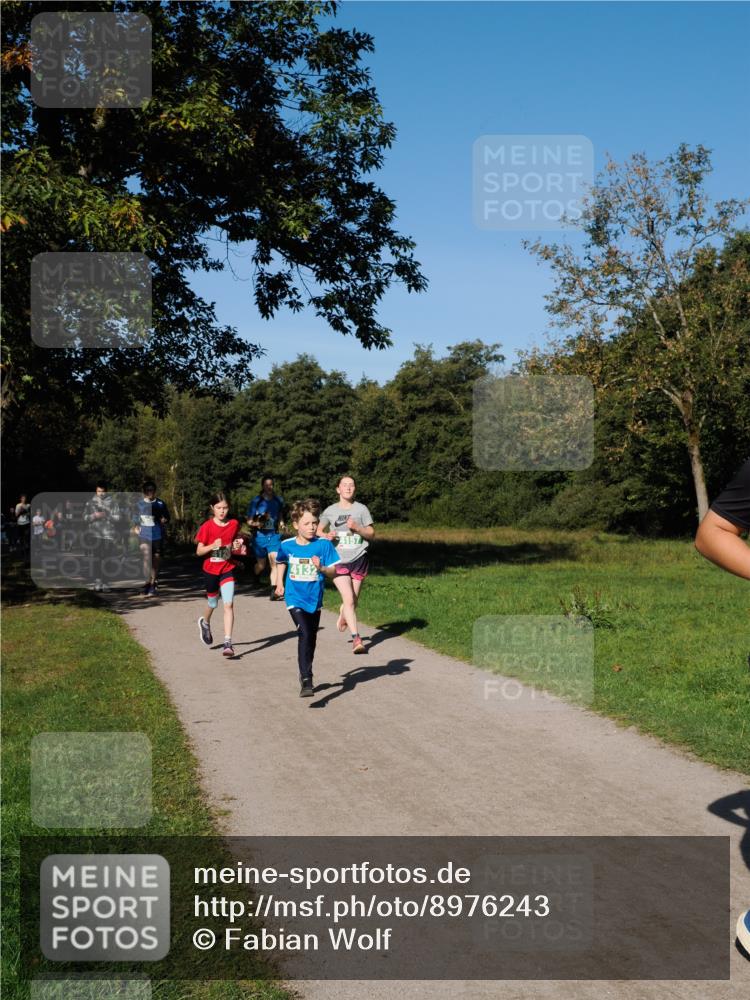 28.09.2025 - 33. Volkslauf durch das schöne Alstertal Fabian Wolf http://msf.ph/oto/8976243 28.09.2025 10:39:23 Laufen 4132 meine-sportfotos.de