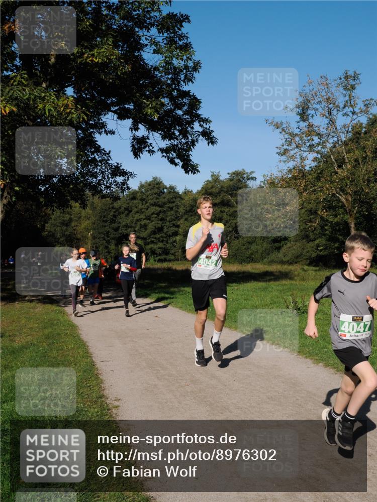 28.09.2025 - 33. Volkslauf durch das schöne Alstertal Fabian Wolf http://msf.ph/oto/8976302 28.09.2025 10:39:32 Laufen 4042, 4047 meine-sportfotos.de