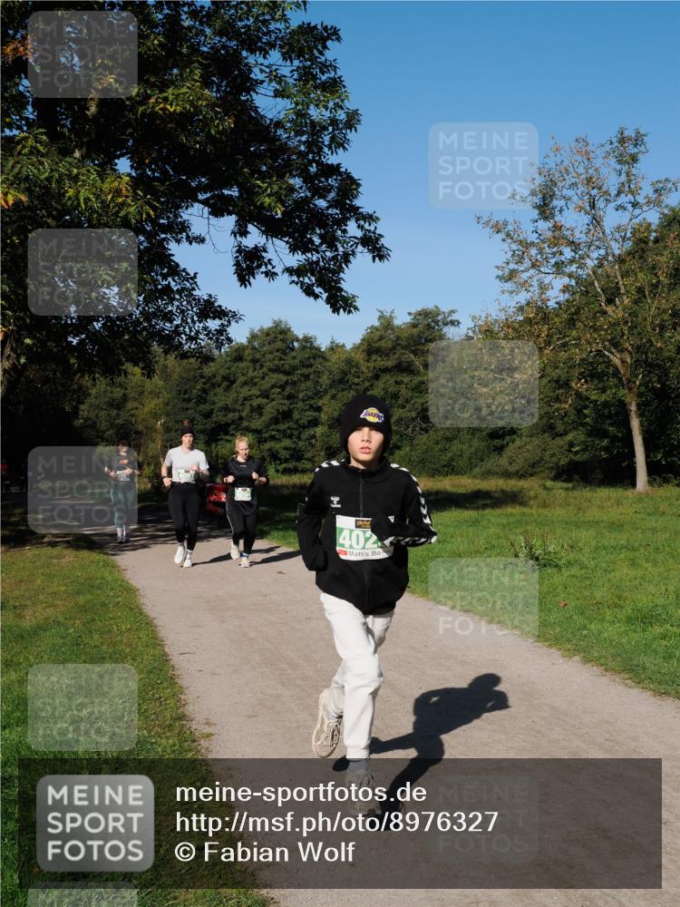 28.09.2025 - 33. Volkslauf durch das schöne Alstertal Fabian Wolf http://msf.ph/oto/8976327 28.09.2025 10:39:40 Laufen 402 meine-sportfotos.de