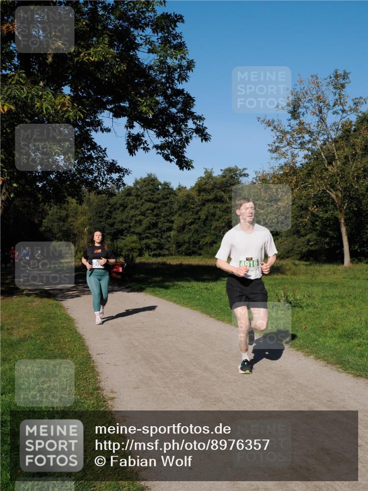 28.09.2025 - 33. Volkslauf durch das schöne Alstertal Fabian Wolf http://msf.ph/oto/8976357 28.09.2025 10:39:44 Laufen 4916 meine-sportfotos.de