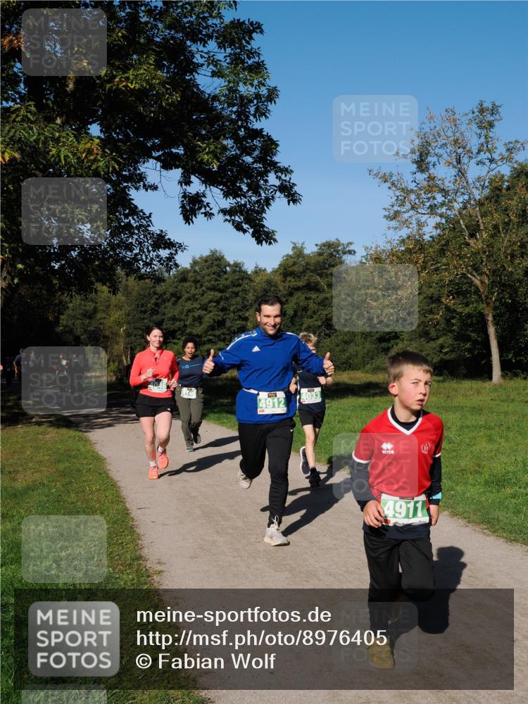 28.09.2025 - 33. Volkslauf durch das schöne Alstertal Fabian Wolf http://msf.ph/oto/8976405 28.09.2025 10:39:55 Laufen 4912, 4033, 4911 meine-sportfotos.de