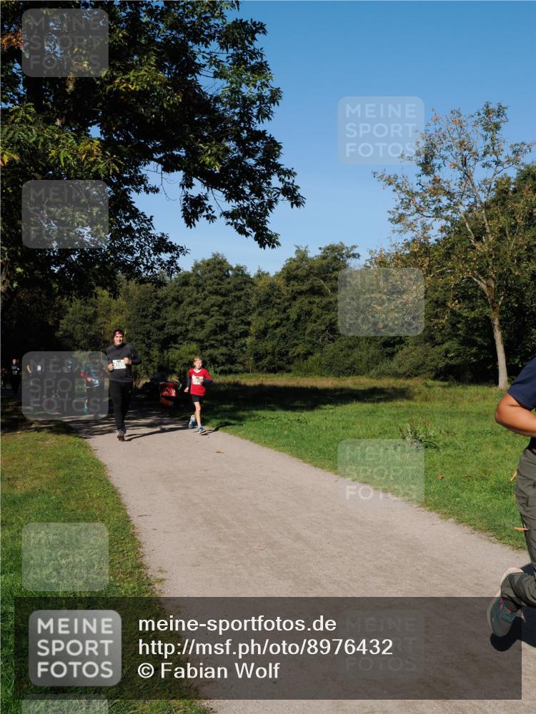 28.09.2025 - 33. Volkslauf durch das schöne Alstertal Fabian Wolf http://msf.ph/oto/8976432 28.09.2025 10:39:58 Laufen 4160 meine-sportfotos.de
