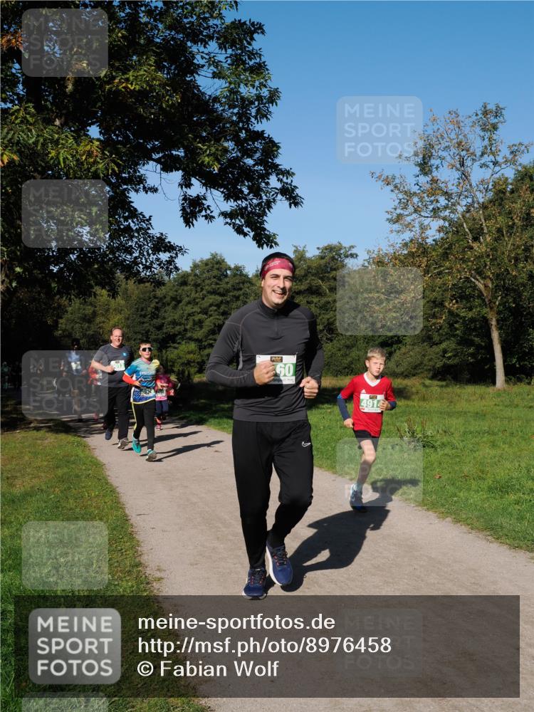 28.09.2025 - 33. Volkslauf durch das schöne Alstertal Fabian Wolf http://msf.ph/oto/8976458 28.09.2025 10:40:01 Laufen 60, 491 meine-sportfotos.de