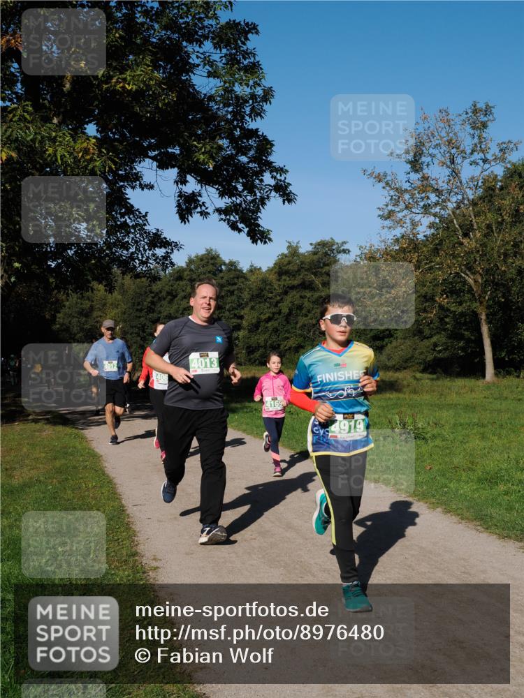 28.09.2025 - 33. Volkslauf durch das schöne Alstertal Fabian Wolf http://msf.ph/oto/8976480 28.09.2025 10:40:04 Laufen 4012, 406, 4013, 4165, 4919 meine-sportfotos.de