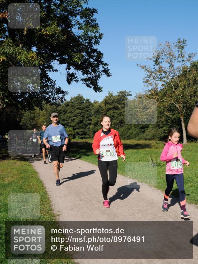 28.09.2025 - 33. Volkslauf durch das schöne Alstertal Fabian Wolf http://msf.ph/oto/8976491 28.09.2025 10:40:05 Laufen 4012, 4060, 4169 meine-sportfotos.de