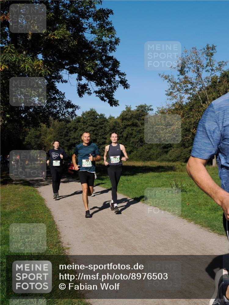 28.09.2025 - 33. Volkslauf durch das schöne Alstertal Fabian Wolf http://msf.ph/oto/8976503 28.09.2025 10:40:08 Laufen 4186, 4045, 4044 meine-sportfotos.de