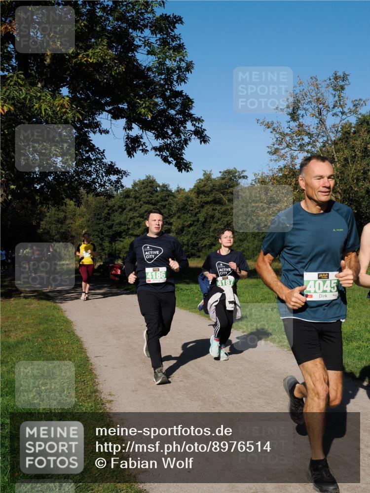 28.09.2025 - 33. Volkslauf durch das schöne Alstertal Fabian Wolf http://msf.ph/oto/8976514 28.09.2025 10:40:09 Laufen 4186, 4187, 4045 meine-sportfotos.de