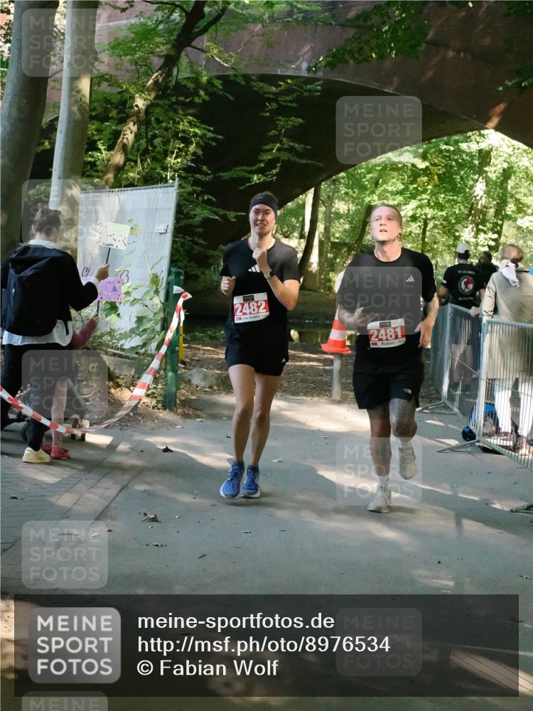 28.09.2025 - 33. Volkslauf durch das schöne Alstertal Fabian Wolf http://msf.ph/oto/8976534 28.09.2025 12:28:52 Laufen 2482, 2481 meine-sportfotos.de