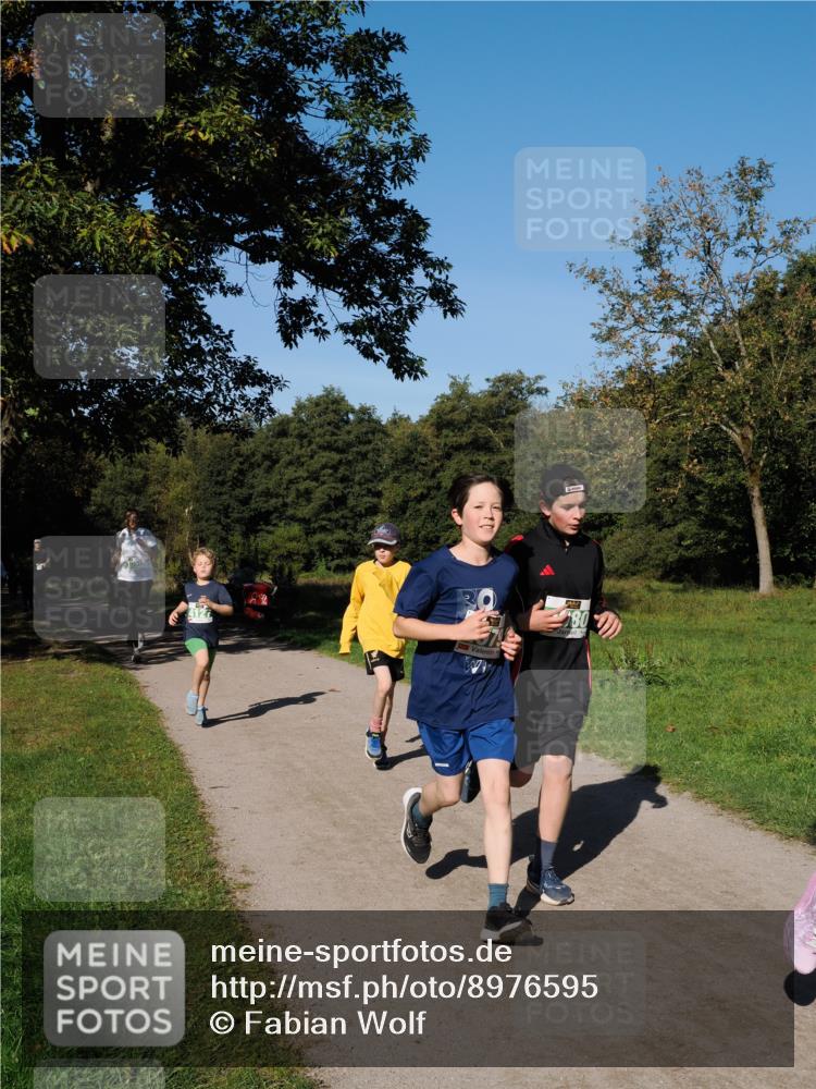 28.09.2025 - 33. Volkslauf durch das schöne Alstertal Fabian Wolf http://msf.ph/oto/8976595 28.09.2025 10:40:20 Laufen 08 meine-sportfotos.de