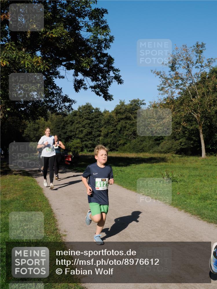 28.09.2025 - 33. Volkslauf durch das schöne Alstertal Fabian Wolf http://msf.ph/oto/8976612 28.09.2025 10:40:22 Laufen 4105, 4127 meine-sportfotos.de