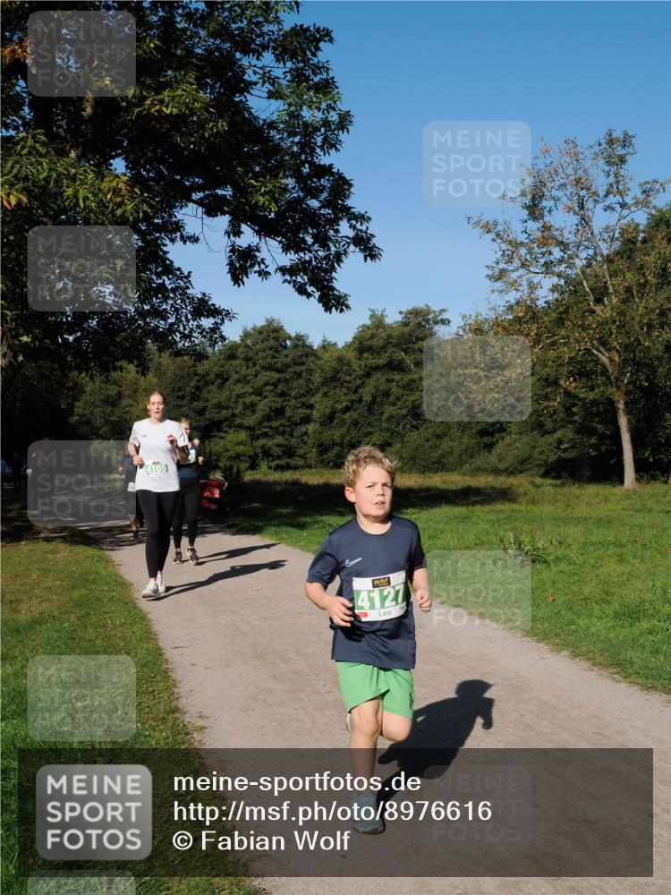 28.09.2025 - 33. Volkslauf durch das schöne Alstertal Fabian Wolf http://msf.ph/oto/8976616 28.09.2025 10:40:22 Laufen 4105, 4127 meine-sportfotos.de