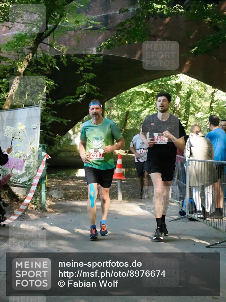 28.09.2025 - 33. Volkslauf durch das schöne Alstertal Fabian Wolf http://msf.ph/oto/8976674 28.09.2025 12:30:29 Laufen 2597, 2264, 2596 meine-sportfotos.de
