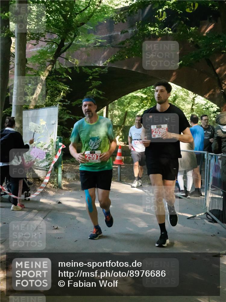 28.09.2025 - 33. Volkslauf durch das schöne Alstertal Fabian Wolf http://msf.ph/oto/8976686 28.09.2025 12:30:30 Laufen 2597, 2596 meine-sportfotos.de