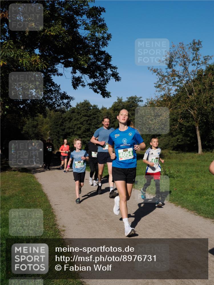 28.09.2025 - 33. Volkslauf durch das schöne Alstertal Fabian Wolf http://msf.ph/oto/8976731 28.09.2025 10:40:40 Laufen 4091, 406, 4054 meine-sportfotos.de