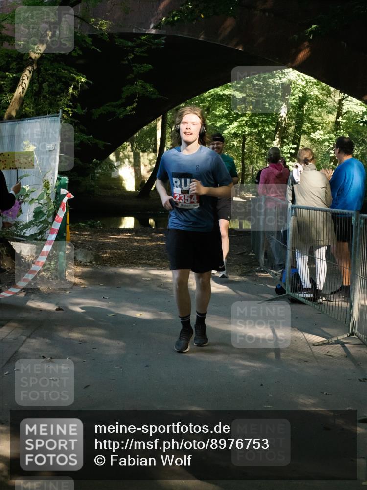 28.09.2025 - 33. Volkslauf durch das schöne Alstertal Fabian Wolf http://msf.ph/oto/8976753 28.09.2025 12:31:27 Laufen 00, 2354 meine-sportfotos.de
