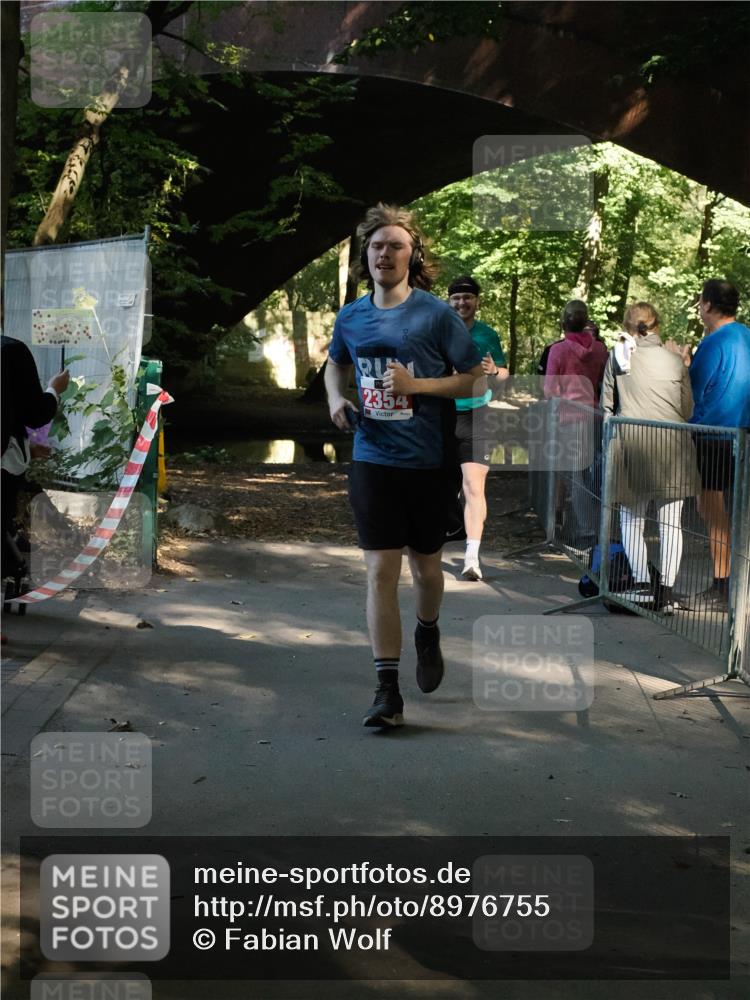 28.09.2025 - 33. Volkslauf durch das schöne Alstertal Fabian Wolf http://msf.ph/oto/8976755 28.09.2025 12:31:27 Laufen 2354 meine-sportfotos.de