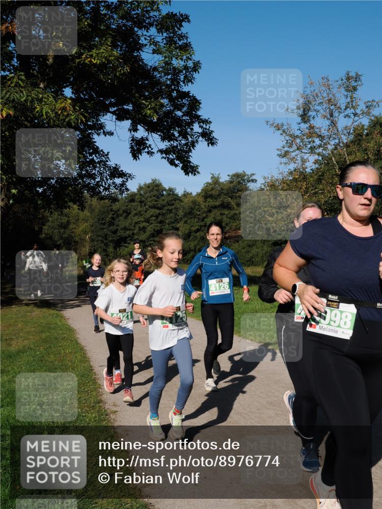 28.09.2025 - 33. Volkslauf durch das schöne Alstertal Fabian Wolf http://msf.ph/oto/8976774 28.09.2025 10:40:47 Laufen 4126, 998 meine-sportfotos.de
