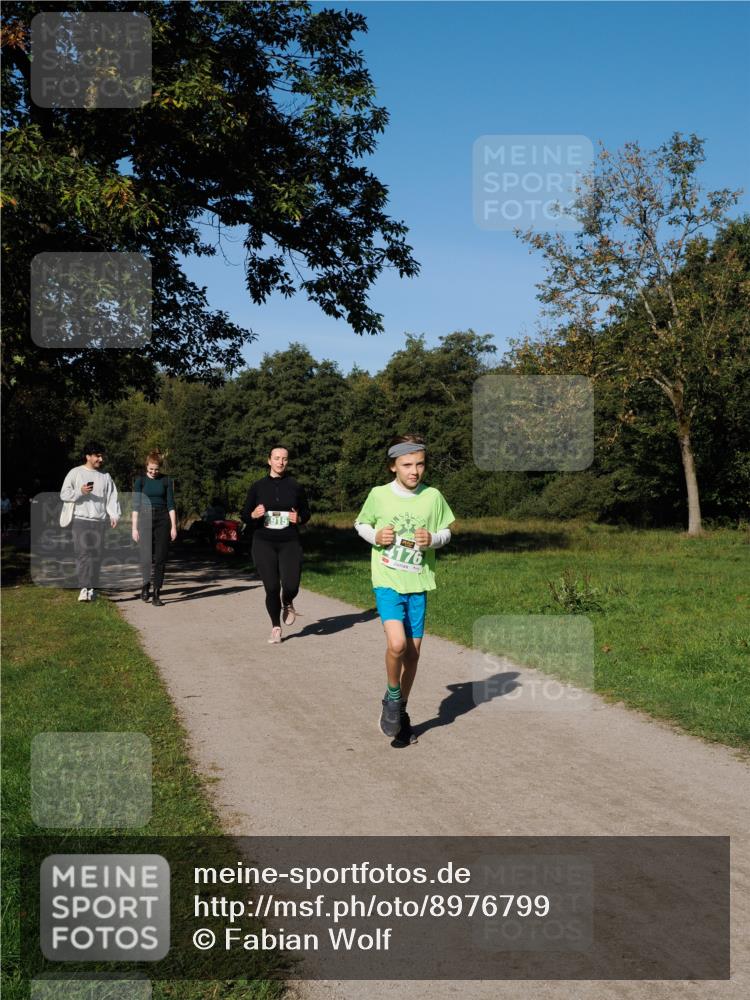 28.09.2025 - 33. Volkslauf durch das schöne Alstertal Fabian Wolf http://msf.ph/oto/8976799 28.09.2025 10:40:54 Laufen 176 meine-sportfotos.de