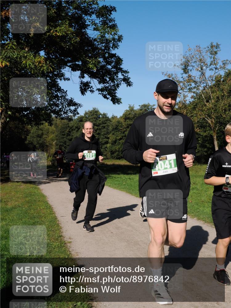 28.09.2025 - 33. Volkslauf durch das schöne Alstertal Fabian Wolf http://msf.ph/oto/8976842 28.09.2025 10:41:05 Laufen 4101, 4041 meine-sportfotos.de