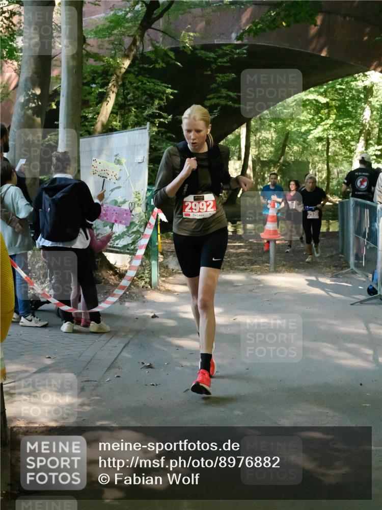 28.09.2025 - 33. Volkslauf durch das schöne Alstertal Fabian Wolf http://msf.ph/oto/8976882 28.09.2025 12:32:42 Laufen 2650, 2992, 2535 meine-sportfotos.de