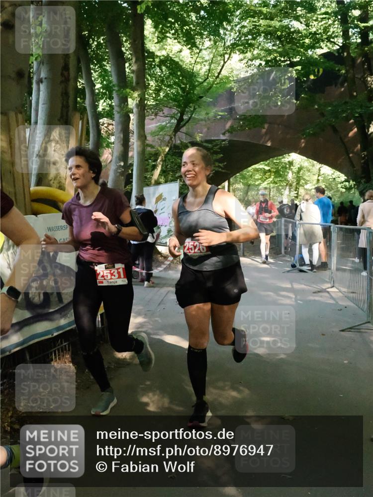 28.09.2025 - 33. Volkslauf durch das schöne Alstertal Fabian Wolf http://msf.ph/oto/8976947 28.09.2025 12:33:03 Laufen 2531, 2526, 1098 meine-sportfotos.de