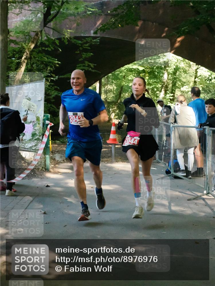 28.09.2025 - 33. Volkslauf durch das schöne Alstertal Fabian Wolf http://msf.ph/oto/8976976 28.09.2025 12:33:13 Laufen 2043, 2044 meine-sportfotos.de