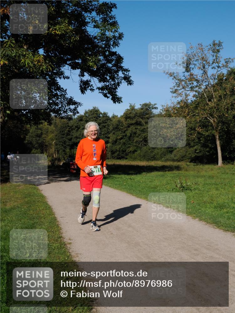 28.09.2025 - 33. Volkslauf durch das schöne Alstertal Fabian Wolf http://msf.ph/oto/8976986 28.09.2025 10:41:47 Laufen 011 meine-sportfotos.de