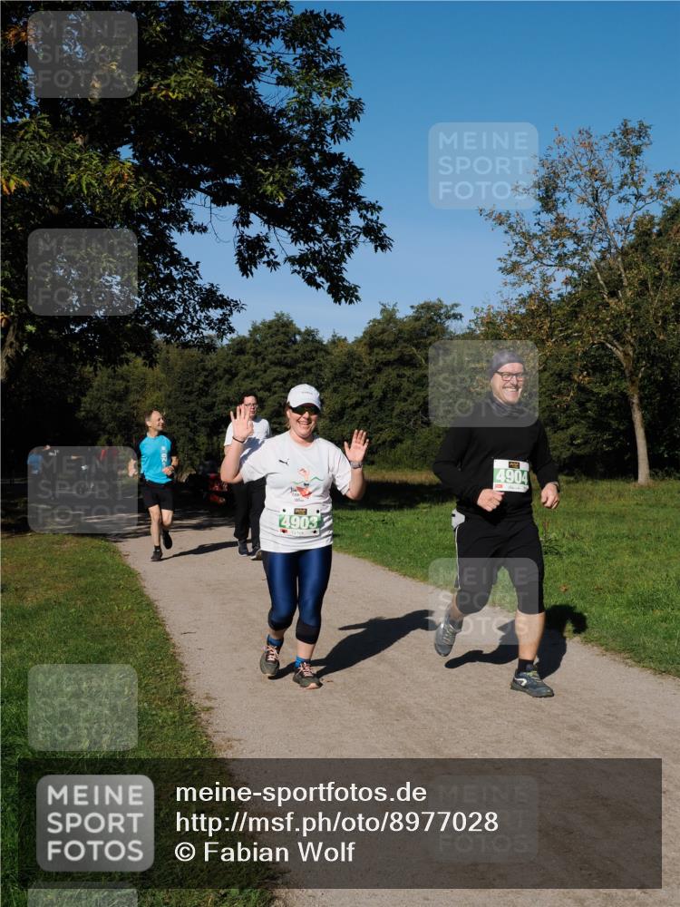 28.09.2025 - 33. Volkslauf durch das schöne Alstertal Fabian Wolf http://msf.ph/oto/8977028 28.09.2025 10:42:02 Laufen 4903, 4904 meine-sportfotos.de