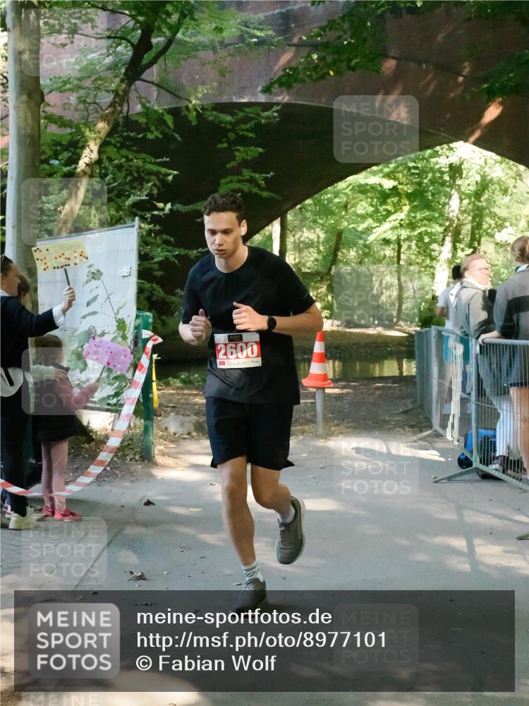 28.09.2025 - 33. Volkslauf durch das schöne Alstertal Fabian Wolf http://msf.ph/oto/8977101 28.09.2025 12:34:10 Laufen 2600 meine-sportfotos.de
