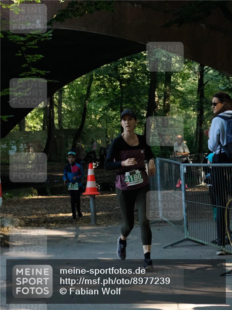 28.09.2025 - 33. Volkslauf durch das schöne Alstertal Fabian Wolf http://msf.ph/oto/8977239 28.09.2025 11:01:40 Laufen 4181, 4180 meine-sportfotos.de