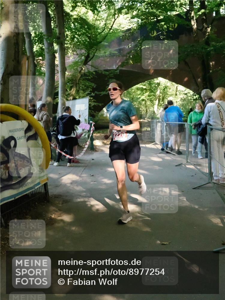 28.09.2025 - 33. Volkslauf durch das schöne Alstertal Fabian Wolf http://msf.ph/oto/8977254 28.09.2025 12:37:41 Laufen 2220 meine-sportfotos.de