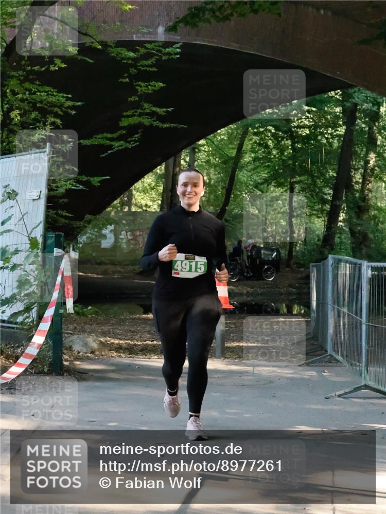 28.09.2025 - 33. Volkslauf durch das schöne Alstertal Fabian Wolf http://msf.ph/oto/8977261 28.09.2025 11:05:09 Laufen 4915 meine-sportfotos.de